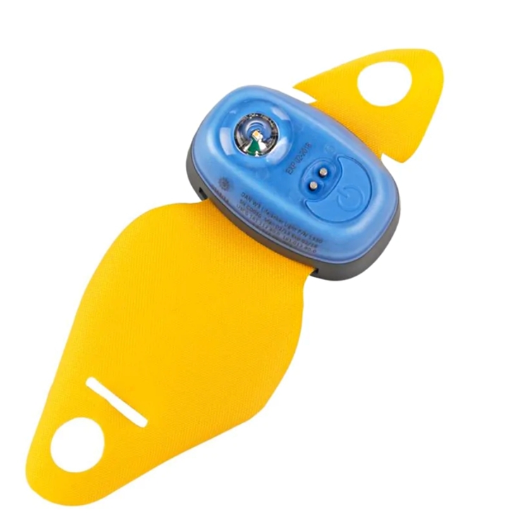Lampe LED W3 SOLAS avec patte d�accrochage pour gilet de sauvetage - Daniamant 